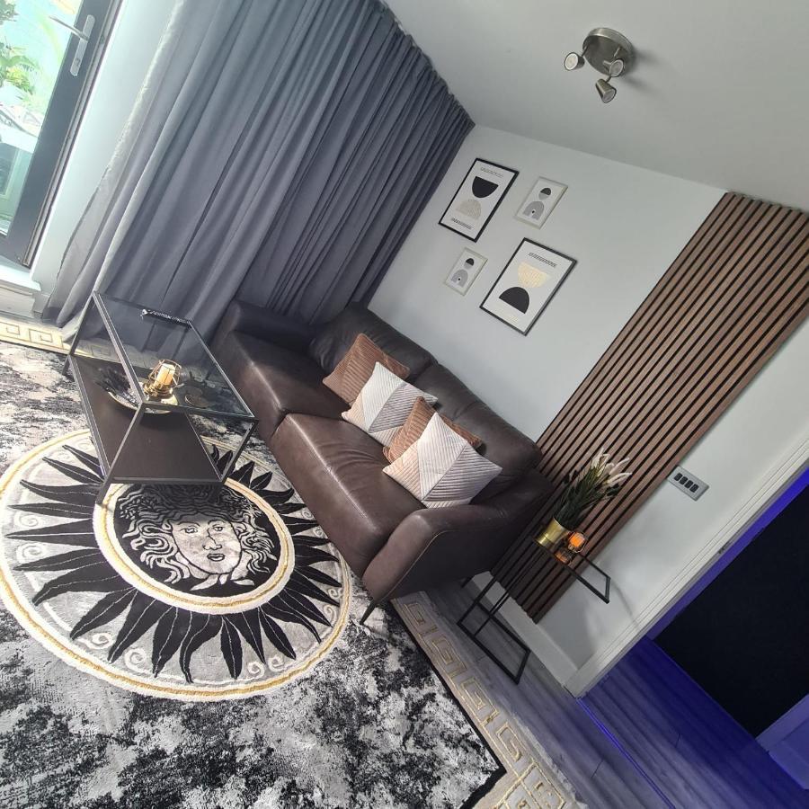 Apartamento Luxury 9Ine Penthouse With Garden & Jacuzzi Birmingam Exterior foto