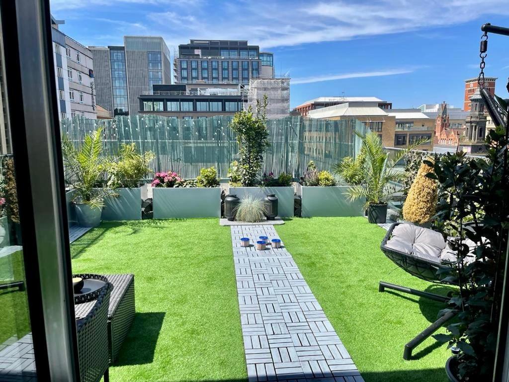 Apartamento Luxury 9Ine Penthouse With Garden & Jacuzzi Birmingam Exterior foto